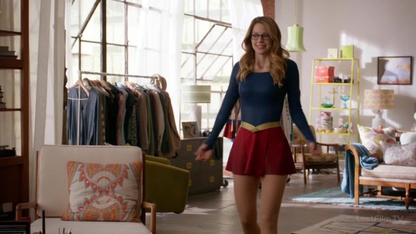 Supergirl.S01E01.1080p.rus.LostFilm.mp4