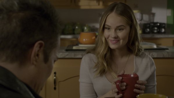 Insatiable.S02E03.1080p.RUS.DUB.mp4