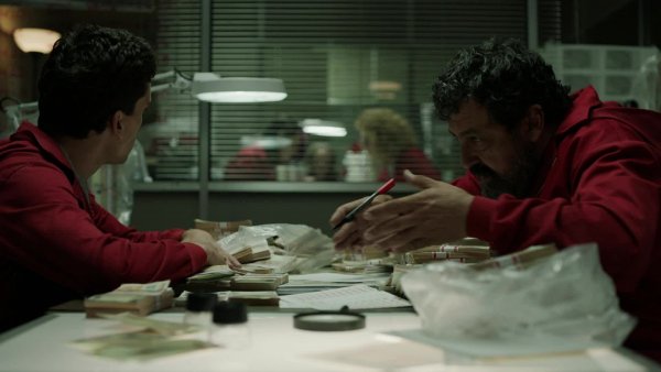 La.Casa.de.Papel.S02E01.1080p.RUS.DUB.mp4