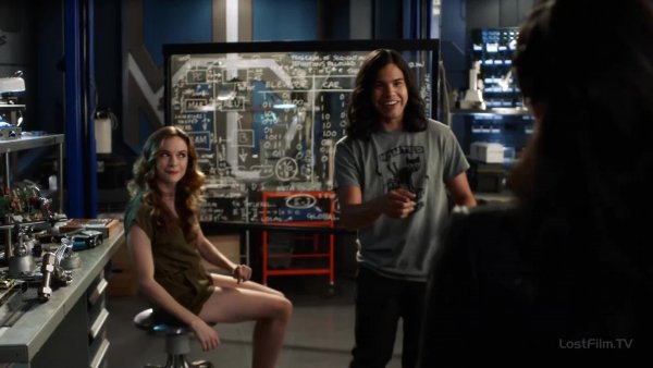 The.Flash.S04E02.1080p.RUS.MVO.LostFilm.mp4