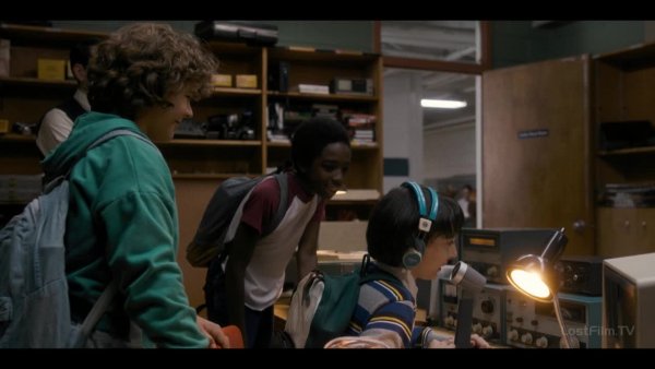 Stranger.Things.S01E01.720p.WEB.rus.LostFilm.mp4