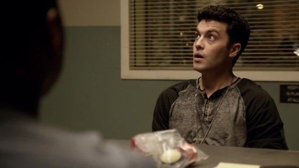 iZombie.s01e13.WEBDL.720p.NewStudio.mp4