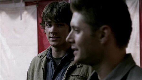 Supernatural.S02E02.Everybody_Loves_a.1080p.RUS.DUB.РенТВ.mp4