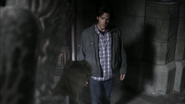 Supernatural.S02E13.Houses_of_the_Holy.1080p.RUS.DUB.РенТВ.mp4