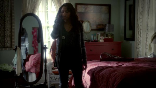 The.Vampire.Diaries.S03E10.The.New.Deal.1080p.mp4